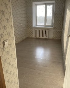 Продам 4-х комн. квартиру !
