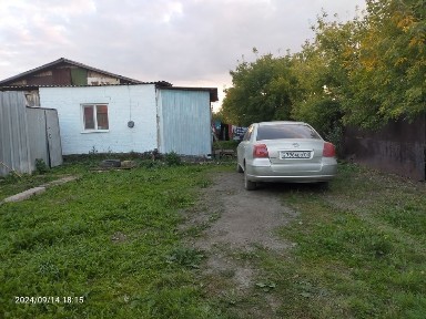 Продам дом барачного типа. Центральное отопление, вода в доме, септик