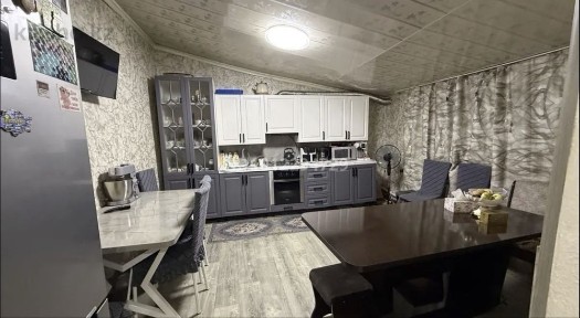 Продаётся дом, тёплый, с большой кухней