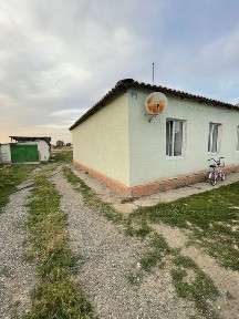 4 комнаталы үй Айша бибі ауылында сатылады