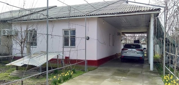 Үй сатылады. 6 сотток