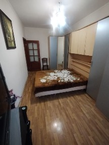 Продам 3х комнатную Сталинку в районе парка Джамбула