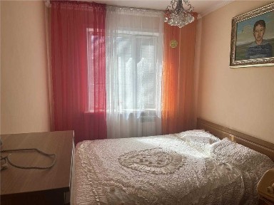 Продам 4 комн квартиру по пр Строителей