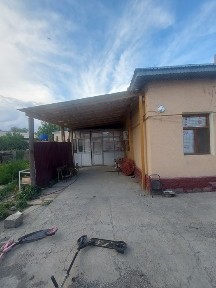 Большой дом. в районе старого базара