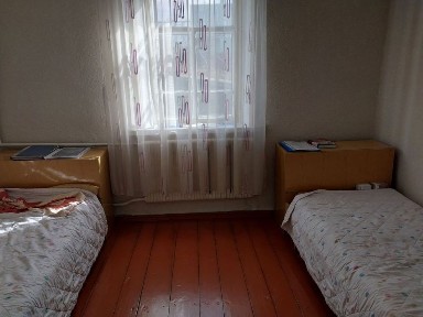 Дом 1960 г. постройки. 88 м. кв Участок 5.5 соток. 4 спальни.