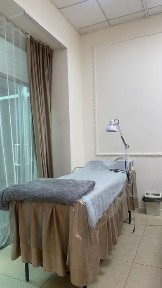 Сдам в аренду кушетку и маникюрный стол в студии