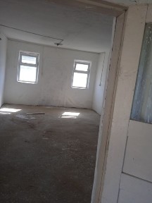 Тез арада үй сатылады. Срочно продам дом.