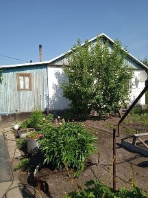 Продам или поменяю на благоустроенную квартиру дом, в двух квартирном