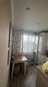 Продам 2х ком квартиру 3/5 не угловая.