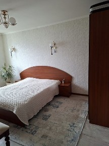 Продам 4 комнатную квартиру