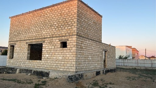 Салынып жатқан үй сатылады