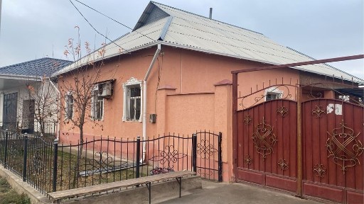 Иса тойхананың артында үй сатылады