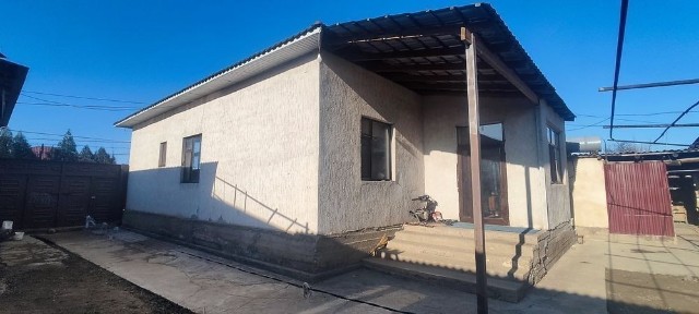 Орталықта Жаңа үй бизнеске қолайлы зданиясымен бірге.