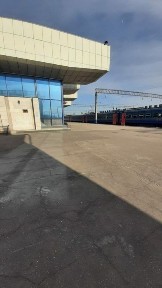 Комнаты отдыха в старом здании жд вокзала, на перроне вокзала.