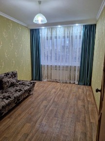 Продам 3-комнатную квартиру в центре города. Торг.