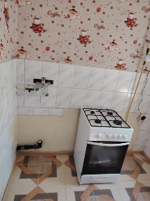 Продам 2х комнатную квартиру на первом этаже Качар 1мкр дом42
