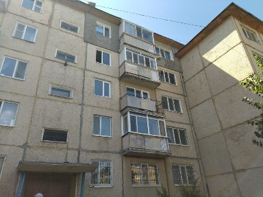 Продам трёхкомнатную квартиру 3 этаж 4 мкр