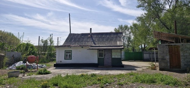 Дом с участком 20 сот