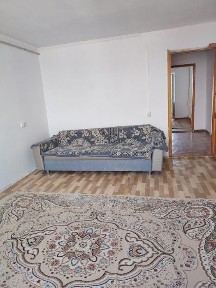 Сдается 2 х комнатная квартира. Чистая, уютная, частично меблирована.