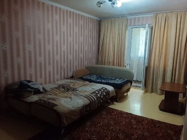 Квартира в хорошем месте рядом магазины школа садики остановки