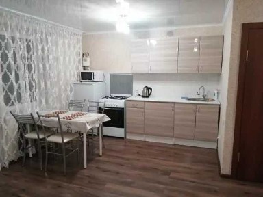 Сдам 1 ком. Достык Молл 6/9 мебел. техника маш. -авт., 140 тыс. +ком.