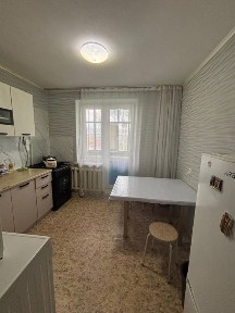 Продаётся светлая и уютная 2-комнатная квартира в 4 микрорайоне.