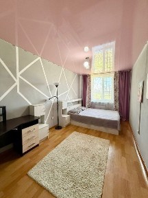 Продам 2х комнатную квартиру в кирпичном доме на Есенберлина 8