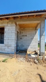 Дом 86 м² на участке 10 соток. 2 спальни, кухня-гостиная, коммуникации