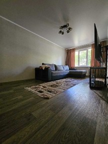 3-комнатная квартира · 69.8 м² · 1/5 этаж, Космическая 10/4