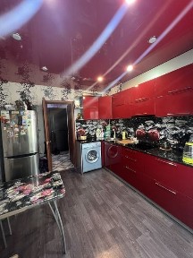 В связи с переездом продаётся 3-х комнатная квартира в пгт. Качар 3 мик