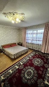 Продаётся 2-комнатная квартира в районе 72 квартала на 3 этаже.