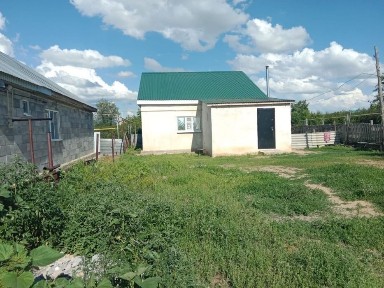 Продам дом на дачном участке.