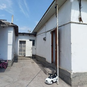 Үй сатылады тез арада саудасы бар
