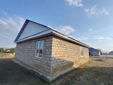 Бауырластар 1 үй сатылады!