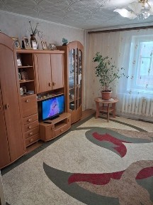 Продам 2-х комнатную квартиру в высотном кирпичном доме на 3 этаже.