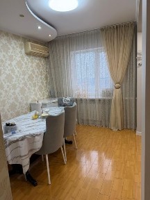 Продам пяти комнатную квартиру на восьмом микрорайоне