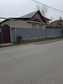 Дом продается, местоположение отличное.