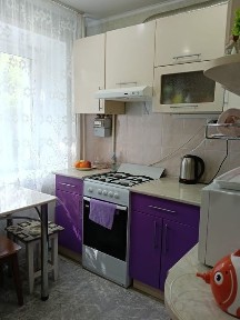 Продам 2 комн КВ. в районе Уюта.