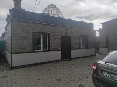 Соц. город, Дом 100 кв 4 комн + бокс 300 кв. м