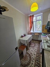 Центре 1 комнатная квартира 1 этаж Калдаякова Республика Электрон