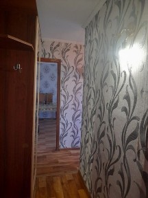 Сдам 2-х комн. кв. в центре, около БЦ Бабас, 4 этаж.