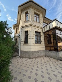 Благоустроенный 2-этажный дом в микрорайоне 
