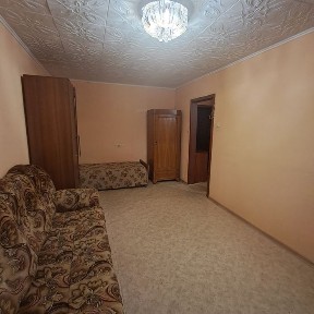Продам 1-ком кварт 19 мкр-не!