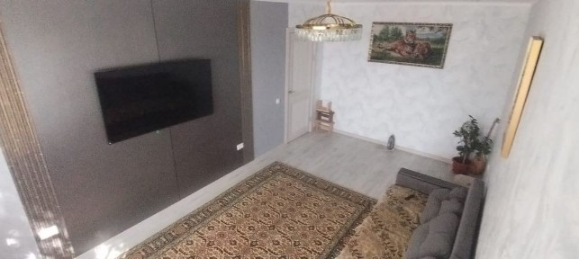 Продам 3ком натную квартируна 4этаже 5тажного дома улучшеной планировк