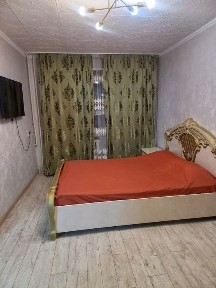 Посуточно и по часам.