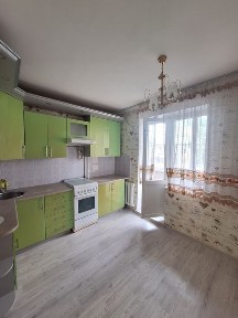 3-х комнатная квартира ленинградка район Колхозного рынка, 1 школа