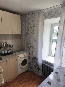 Сдаю посуточно квартиру 1комн в центре район посуточноКристалла 1эта