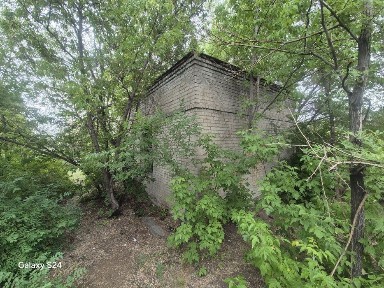 Продам отдельно стоящее здание на первой линии