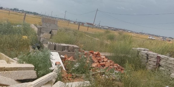 Продам времянку с участком 15 соток. Готовый фундамент под дом