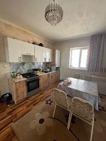 Қайназарда 4 бөлмелі үй сатылады, срочно.